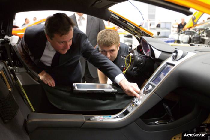 英首相卡梅隆参观McLaren沃金车间