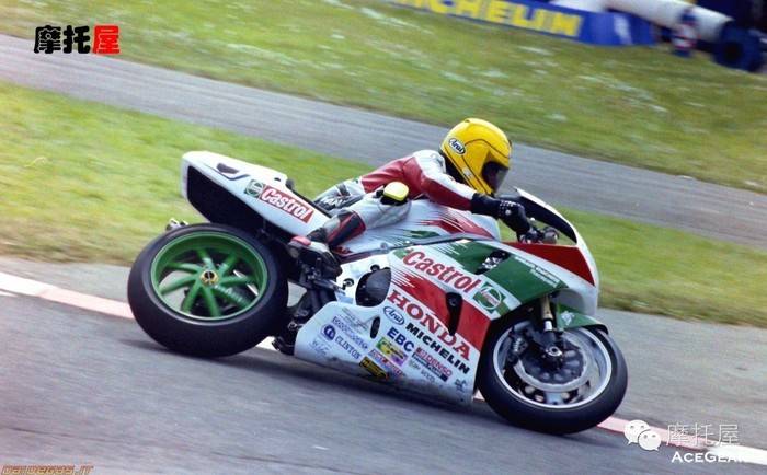 本田曼岛TT的传奇车手Joey Dunlop