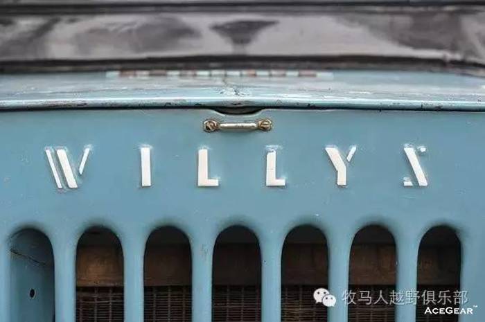 1946年，哥伦比亚的国防部因为军事用途引进了第一辆威利吉普车（Willys Jeep），据说这种吉普在战争中为美国立了大功
