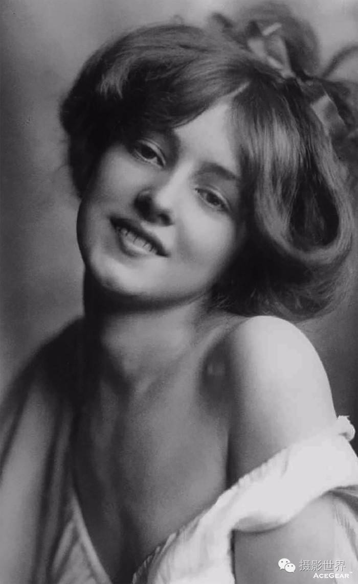 知名合唱歌手、艺术模特，在20世纪初期，她的形象遍及西方世界各处