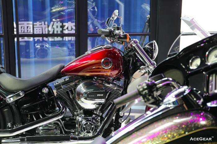高功率Twin Cam 103B™发动机